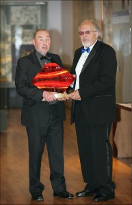 Keith Salmon receives Jolomo Award 2009