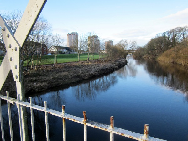 The River Irvine on the New Town Trail